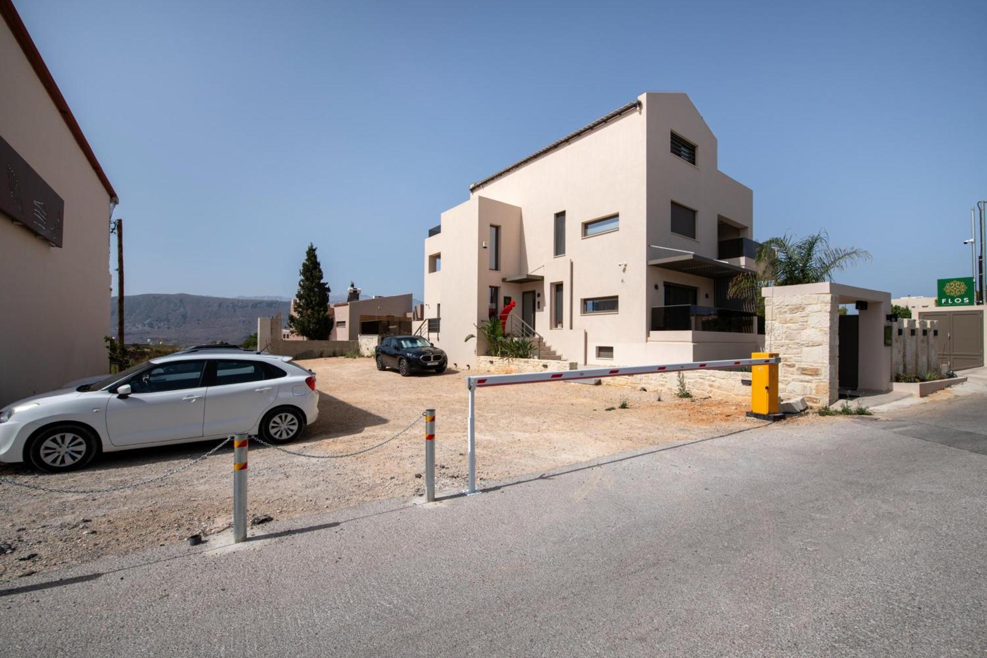 Flos Apartments Korakiai Exterior photo